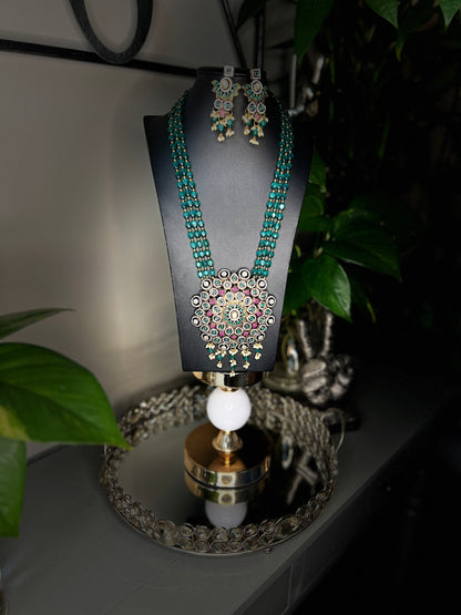 Green Jadau Long Necklace with beads